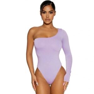 Naked Wardrobe Pastel Purple Cold Shoulder Bodysuit | Thong Back | Size Small
